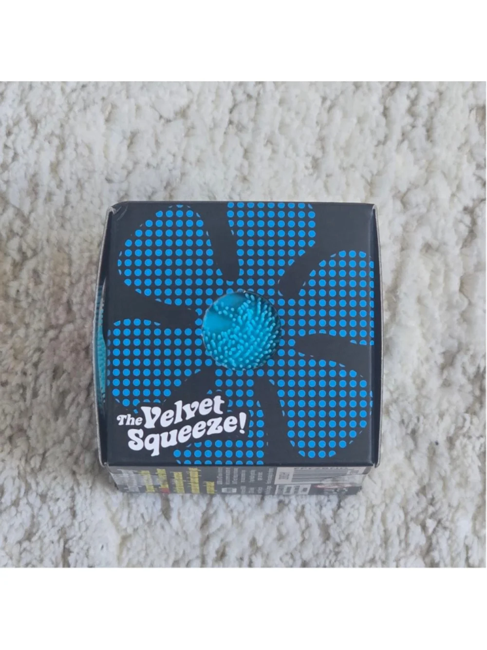 NeeDoh Fuzz Ball Flower Power - Color Blue